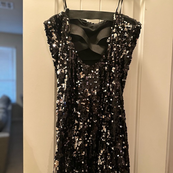 SPARKLING BLACK DRESS - Picture 3 of 3